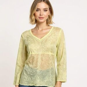 Ann Taylor Blouse Women’s Sz 6 Light Yellow Embroidered Top Semi Sheer V Neck